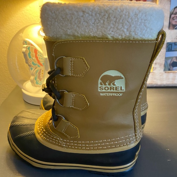 Sorel Boots! - Picture 2 of 6